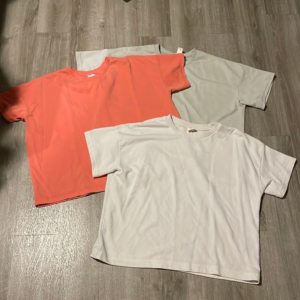 3 H&M shirts